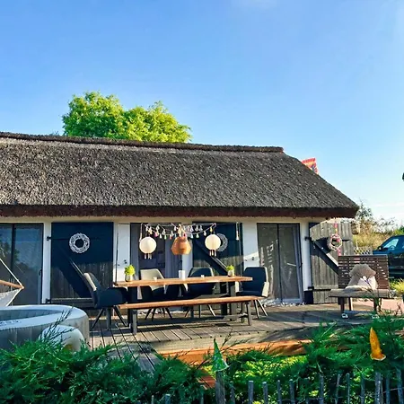 Büdnerstube Gratis Schwimmbadnutzung Im Ahoi Sellin * Middelhagen