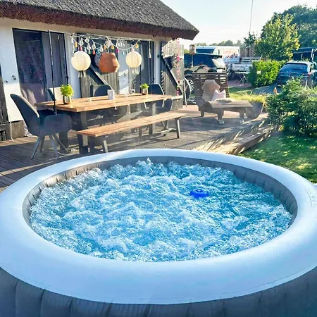 Ferienhaus Büdnerstube Gratis Schwimmbadnutzung Im Ahoi Sellin